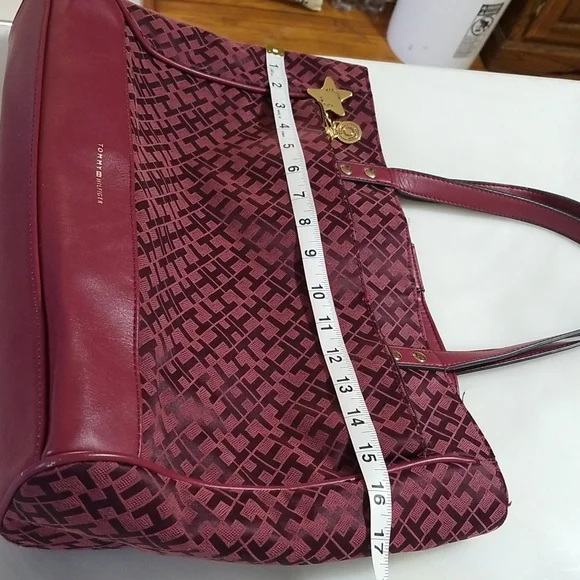 Tommy Hilfiger Tote - Picture 8 of 9